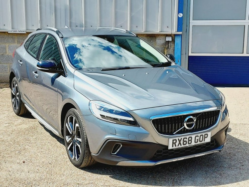 Volvo V40  2.0 D2 CROSS COUNTRY PRO 5d 118 BHP SAT NAV - CAME