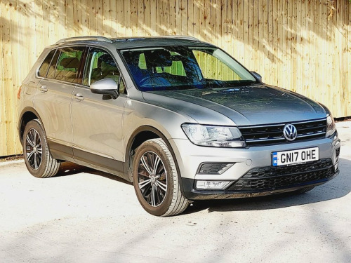 Volkswagen Tiguan  2.0 TDI BlueMotion Tech SE Navigation SUV 5dr Dies