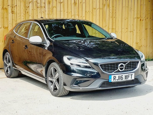 Volvo V40  2.0 T2 R-Design Hatchback 5dr Petrol Manual Euro 6