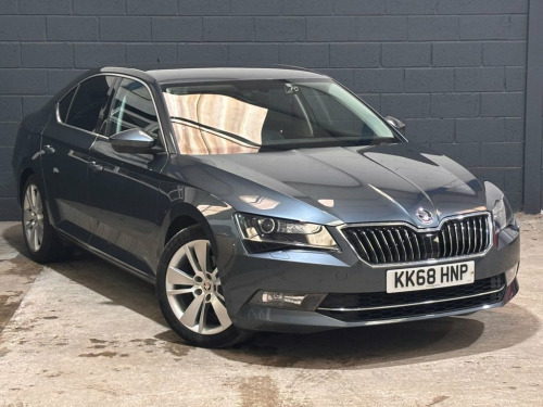 Skoda Superb  2.0 TDI SE L Executive Hatchback 5dr Diesel DSG Eu 