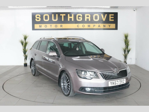 Skoda Superb  2.0 TDI Elegance Estate 5dr Diesel DSG 4WD Euro 5 