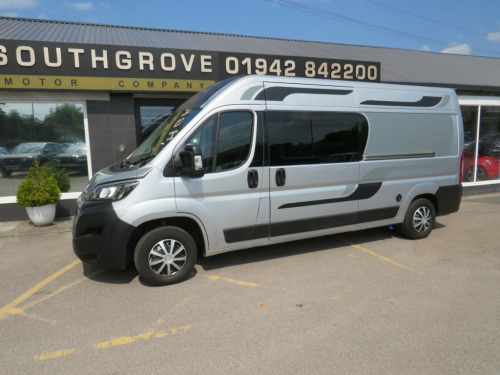 Peugeot Boxer  2.0 BlueHDi 335 Professional Panel Van 5dr Diesel 
