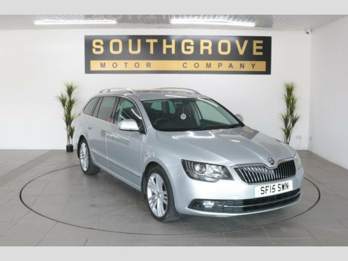 Skoda Superb  2.0 TDI Elegance Estate 5dr Diesel Manual 4WD Euro