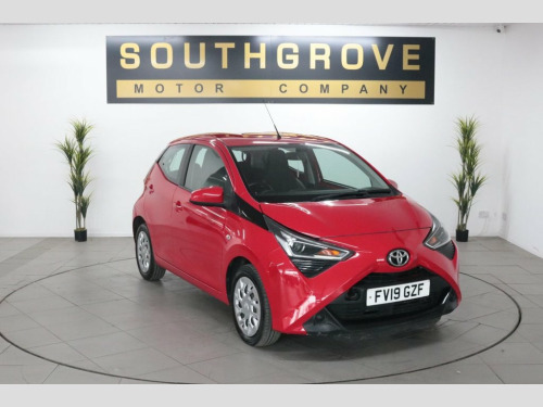 Toyota AYGO  1.0 VVT-i x-play Hatchback 5dr Petrol Manual Euro 