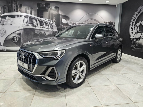 Audi Q3  1.5 TFSI CoD 35 S line SUV 5dr Petrol Manual Euro 