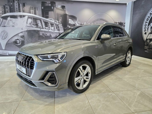 Audi Q3  1.5 TFSI CoD 35 S line SUV 5dr Petrol S Tronic Eur
