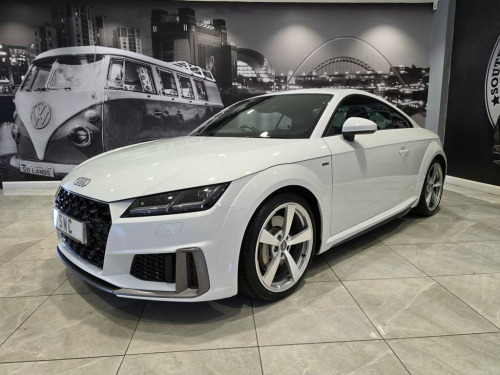Audi TT  2.0 TFSI 45 Black Edition Coupe 3dr Petrol S Troni