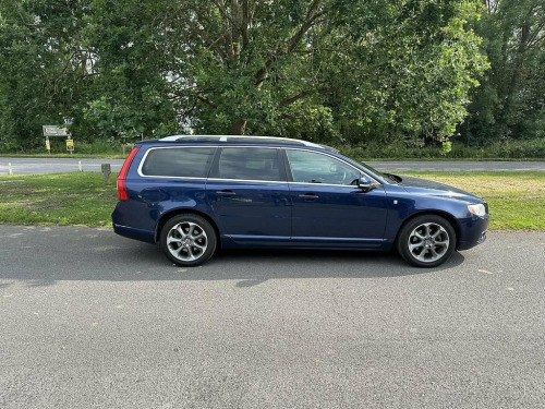 Volvo V70  2.4 D5 SE Lux Estate 5dr Diesel Geartronic Euro 5 