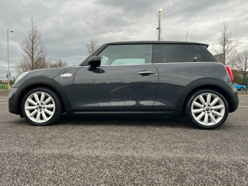 MINI Hatch  2.0 COOPER S Chili / Media XL Packs