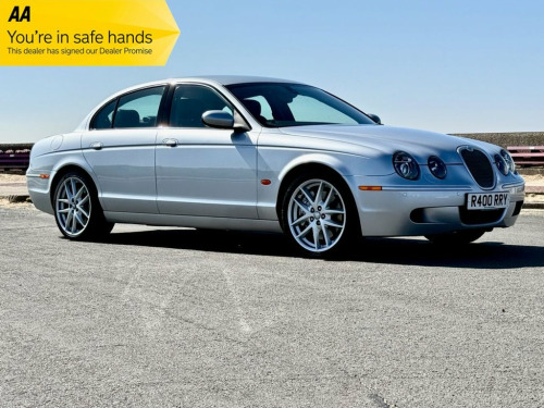 Jaguar S-TYPE  4.2 V8 R Saloon 4dr Petrol Automatic (314 g/km, 40 