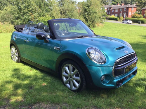 MINI Convertible  2.0L COOPER S 2d 189 BHP Heated Leather, Sat Nav, 