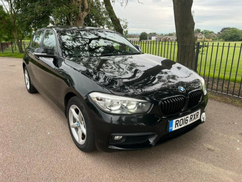 BMW 1 Series  1.5 118i SE Hatchback 5dr Petrol Manual Euro 6 (s/