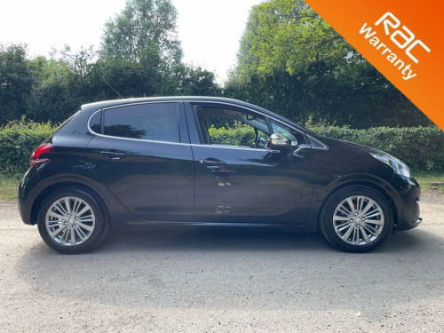 Peugeot 208  1.2 PureTech Allure Hatchback 5dr Petrol Manual Eu