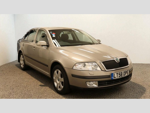 Skoda Octavia  2.0 TDI Elegance Hatchback 5dr Diesel DSG Euro 4 (