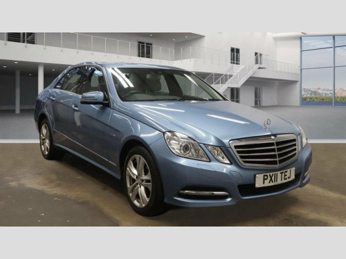 Mercedes-Benz E-Class E350 3.0 E350 CDI V6 BlueEfficiency Avantgarde Saloon 4