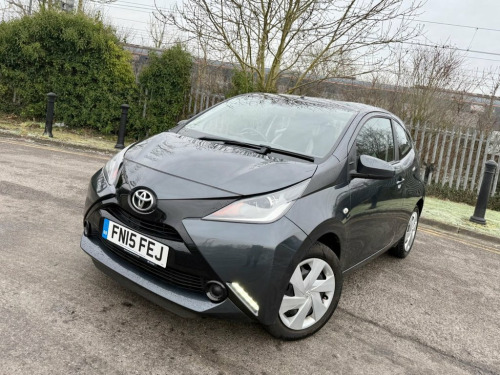 Toyota AYGO  1.0 VVT-i x-play Hatchback 3dr Petrol Manual Euro 