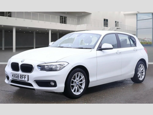 BMW 1 Series  1.5 118i SE Hatchback 5dr Petrol Manual Euro 6 (s/