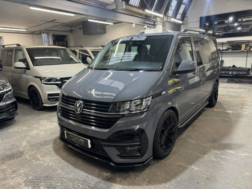 Volkswagen Transporter  150ps DSG Highline Custom Kombi SWB Tailgate low m