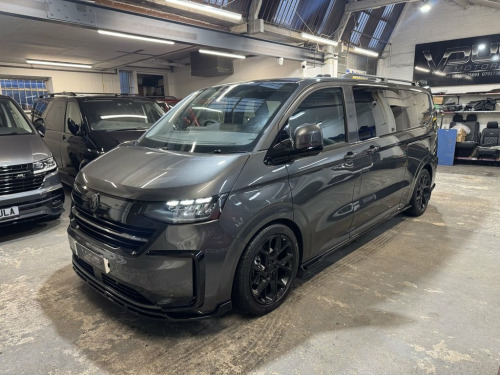 Volkswagen Transporter  Commerce Pro 170ps Auto T32 LWB Vdub Custom Kombi  