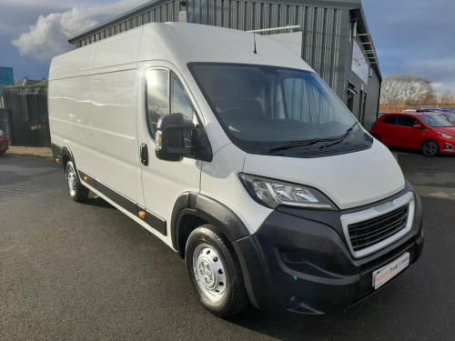 Peugeot Boxer  2.2 BlueHDi 435 Professional Panel Van 5dr Diesel 