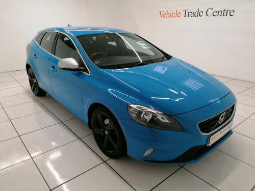 Volvo V40  2.0 T2 R-Design Hatchback 5dr Petrol Manual Euro 6