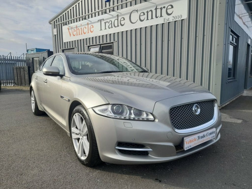 Jaguar XJ  3.0 D V6 PREMIUM LUXURY SWB 4d AUTO 275 BHP