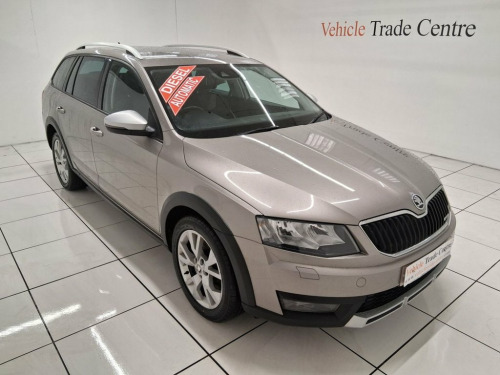 Skoda Octavia  2.0 TDI Scout Estate 5dr Diesel DSG 4WD Euro 6 (s/
