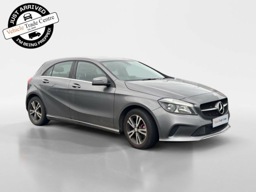 Mercedes-Benz A-Class A160 1.6 A160 SE Hatchback 5dr Petrol Manual Euro 6 (s/ 