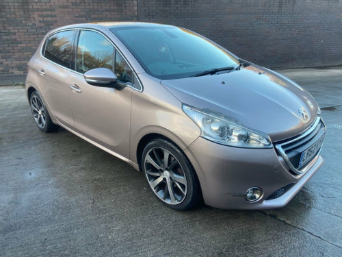 Peugeot 208  1.6 e-HDi Feline Hatchback 5dr Diesel EGC Euro 5 (