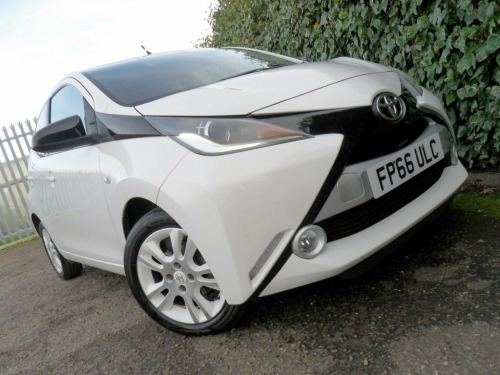 Toyota AYGO  Toyota Aygo 1.0 VVT-I X-Pure - Low Mileage - Low I