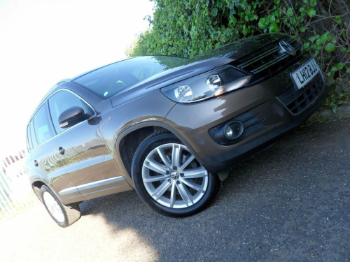 Volkswagen Tiguan  2.0 TDI BlueMotion Tech Sport Diesel DSG 4WD Low M