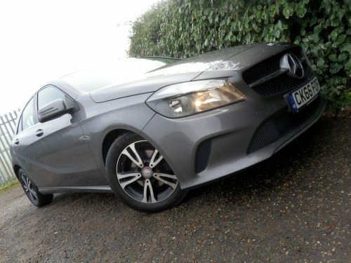 Mercedes-Benz A-Class  1.5 A180d SE Hatchback 5dr Diesel Manual Euro 6 (s 
