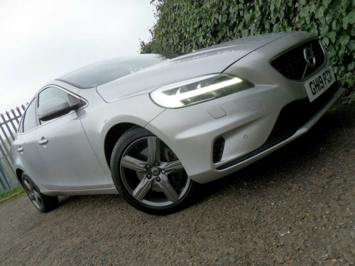 Volvo V40  1.5 T2 R-Design Edition Hatchback 5dr Petrol Auto  