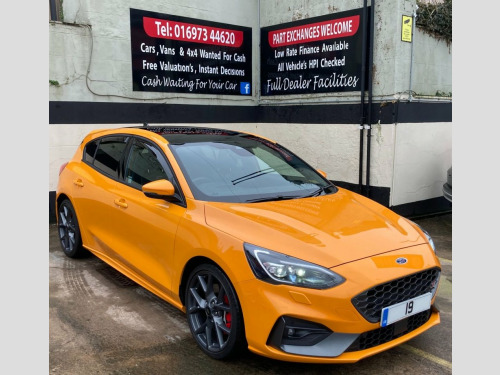 Ford Focus  ST 2.3 ECOBOOST 5DR 280 BHP, PERFORMANCE PACK, PAN