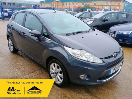 Ford Fiesta  1.4 Zetec Hatchback 5dr Petrol Manual (133 g/km, 9