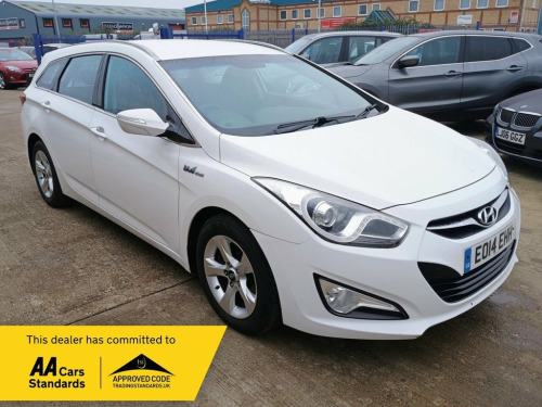 Hyundai i40  1.7 CRDi Blue Drive Active Estate 5dr MOT SERVICE 