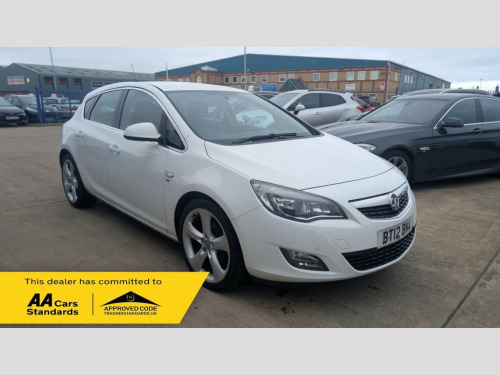 Vauxhall Astra  2.0 CDTi ecoFLEX SRi Hatchback 5dr Diesel Manual E 