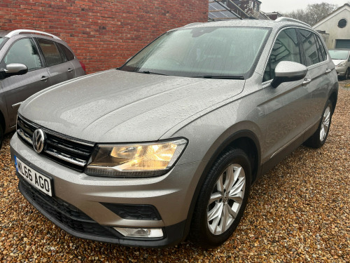 Volkswagen Tiguan  SE NAV TDI BMT 4MOTION DSG 5-Door