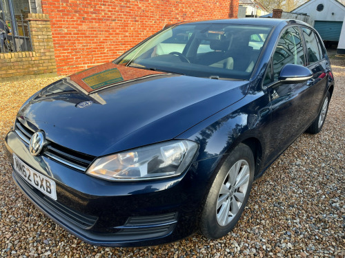 Volkswagen Golf  SE TDI BLUEMOTION TECHNOLOGY DSG 5-Door