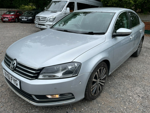 Volkswagen Passat  SPORT TDI BLUEMOTION TECHNOLOGY 4-Door