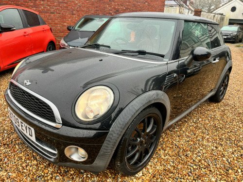 MINI Hatch  1.6 Cooper D Hatchback 3dr Diesel Manual Euro 4 (110 ps) 