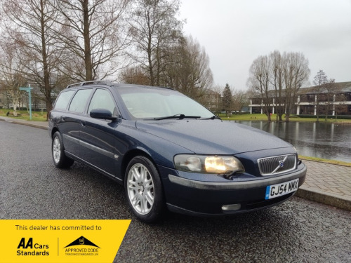 Volvo V70  2.4 SE Estate 5dr Petrol Automatic (235 g/km, 140 bhp)