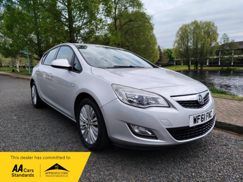 Vauxhall Astra  1.6 16v Excite Hatchback 5dr Petrol Manual Euro 5 (115 ps)