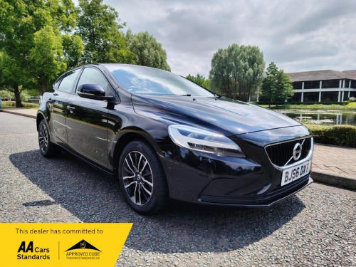 Volvo V40  2.0 D2 Momentum Hatchback 5dr Diesel Manual Euro 6 (s/s) (120 ps)