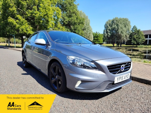 Volvo V40  2.0 D2 R-Design Hatchback 5dr Diesel Manual Euro 6 (s/s) (120 ps)