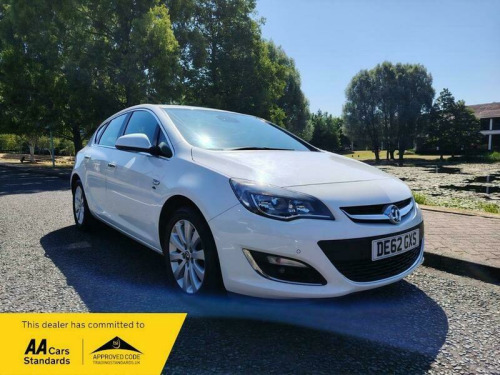 Vauxhall Astra  2.0 CDTi ecoFLEX Elite Hatchback 5dr Diesel Manual Euro 5 (s/s) (165 ps)