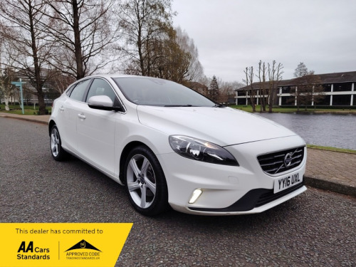 Volvo V40  2.0 D2 R-Design Hatchback 5dr Diesel Manual Euro 6 (s/s) (120 ps) 