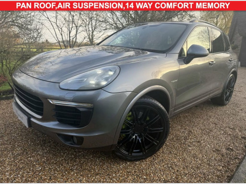 Porsche Cayenne  3.0 V6 E-Hybrid S SUV 5dr Petrol Plug-in Hybrid Ti 