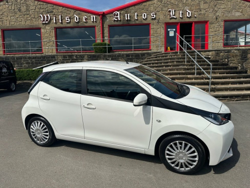 Toyota AYGO  1.0 VVT-i x-play Hatchback 5dr Petrol Manual Euro 