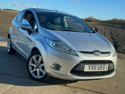 Ford Fiesta  1.6 TDCi DPF Titanium Hatchback 3dr Diesel Manual (107 g/km, 94 bhp)